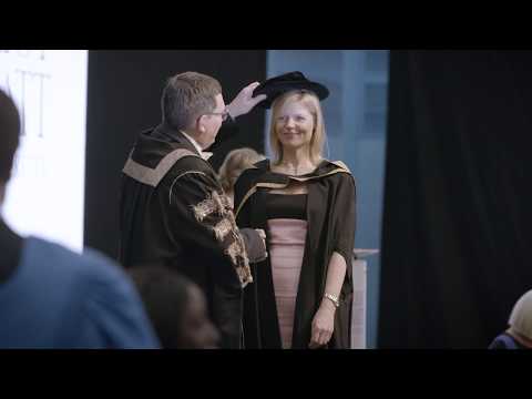 Preview image for the external video "Meet Sinead Noonan, MBA graduate from Ireland".