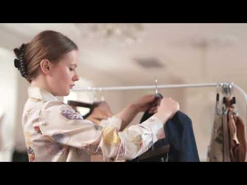 Preview image for the external video "Griffith Creative Show 2022 | Fashion Design | Sophia Sauer".