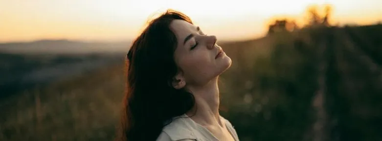 Mindfulness Blog, Breathing, Woman in sunset