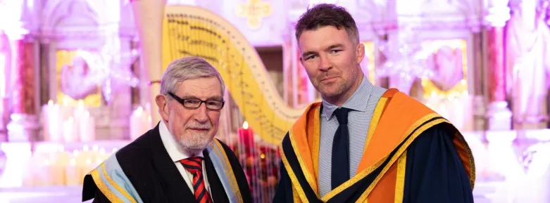 peter o'mahony receives award at griffith college