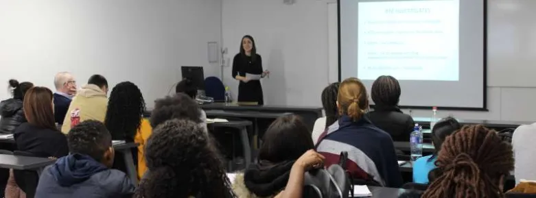 Aoife Hegarty speaks with Griffith College journalism students