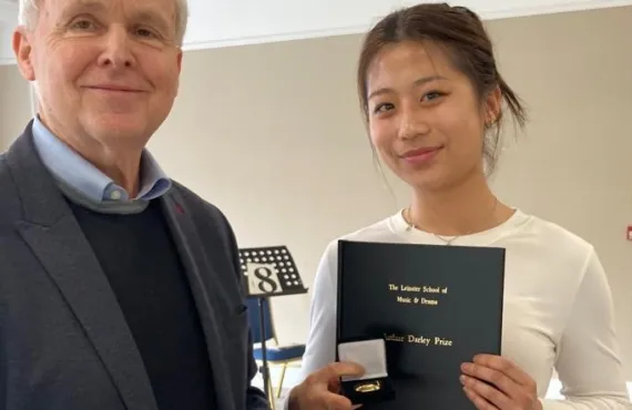 Arthur Darley Memorial Prize Winner Sido Bao with Adjudicator Detlef Hahn