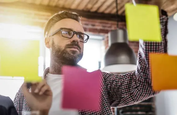 students with post it notes