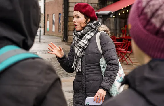 Eva Kelly - Women Walk the City