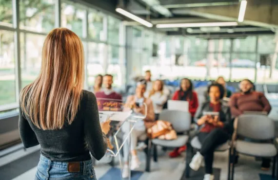 leadership management courses