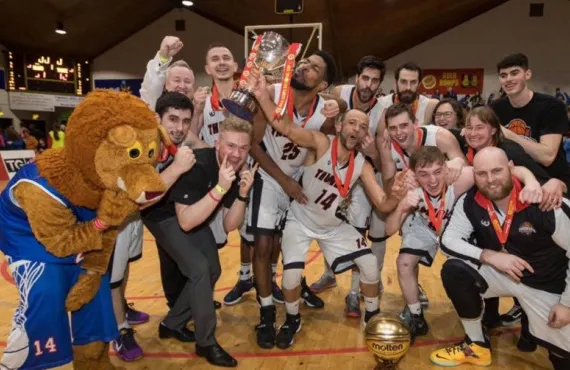 Griffith Swords Thunder Basketball team