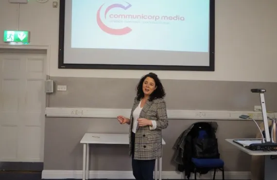 Róisín Reilly speaks to communications students