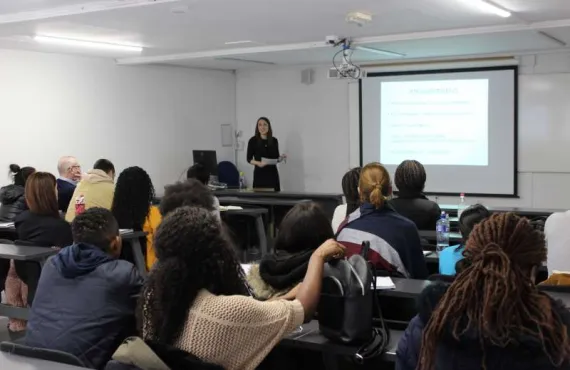 Aoife Hegarty speaks with Griffith College journalism students