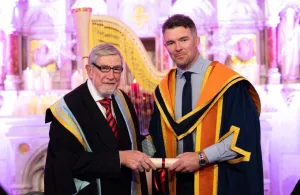 peter o'mahony receives award at griffith college