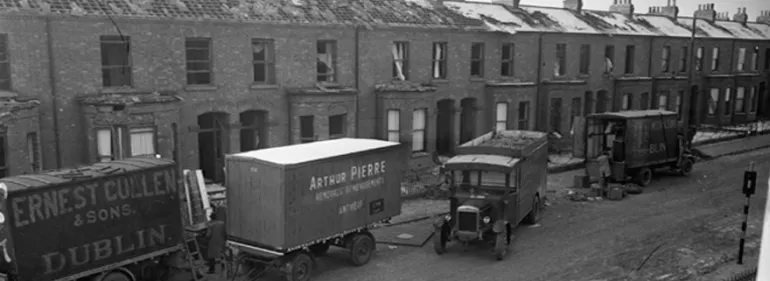 View of bomb damage on the South Circular Road, January 1941, taken from behind the Griffith Barracks' railings. (Courtesy of the National Library of Ireland)