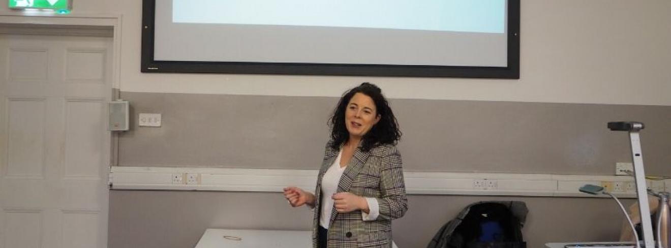 Róisín Reilly speaks to communications students